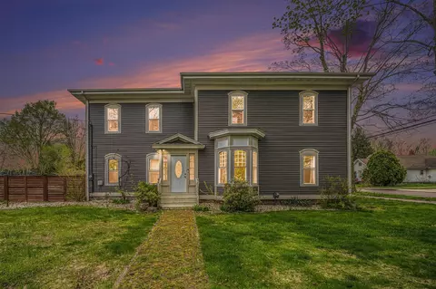 25 S Maple, Hartford, MI 49057
