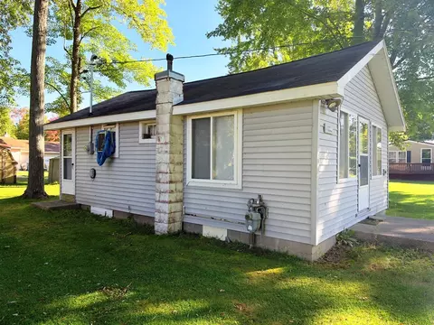 12352 E Houghton Lk, Houghton Lake, MI 48629
