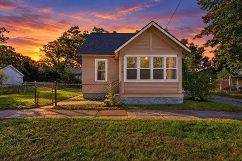 379 E Dl, Muskegon, MI 49442