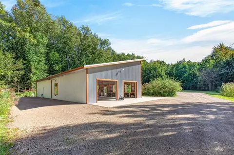 6200 Elm Vly, Three Oaks, MI 49128 photo 9