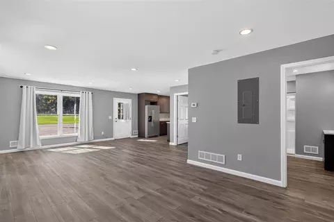 Living - 6200 Brooklyn, Jackson, MI 49201 photo 2 of 9