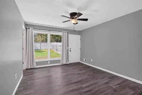 Living - 6200 Brooklyn, Jackson, MI 49201 photo 4 of 9