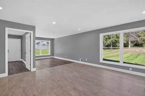 Living - 6200 Brooklyn, Jackson, MI 49201 photo 8 of 9
