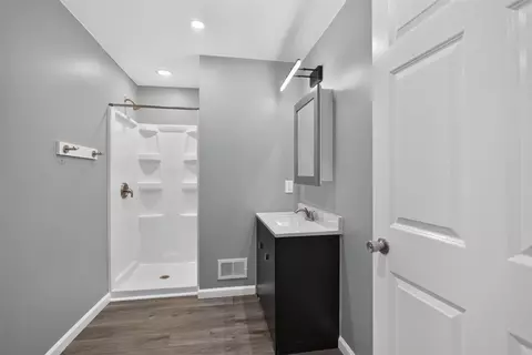 Bath - 6200 Brooklyn, Jackson, MI 49201 photo 4 of 11