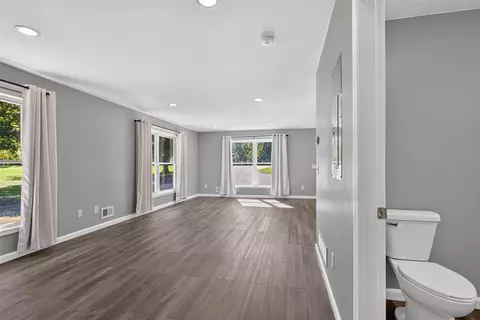 Living - 6200 Brooklyn, Jackson, MI 49201 photo 3 of 9