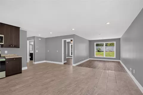 Living - 6200 Brooklyn, Jackson, MI 49201 photo 6 of 9