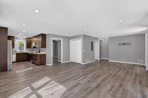 Living - 6200 Brooklyn, Jackson, MI 49201 photo 1 of 9