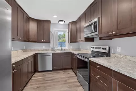 Kitchen - 6200 Brooklyn, Jackson, MI 49201 photo 3 of 6