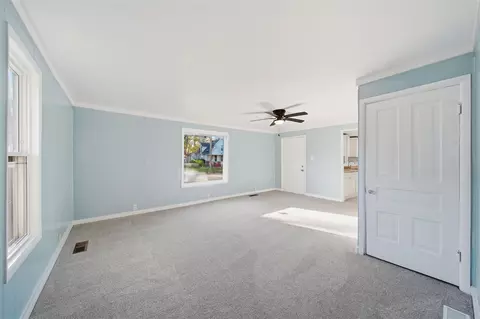 Living - 1011 Backus, Jackson, MI 49202 photo 4 of 5