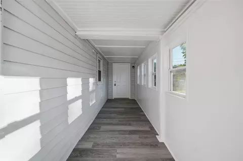 Entry Way - 1011 Backus, Jackson, MI 49202 photo 2 of 3
