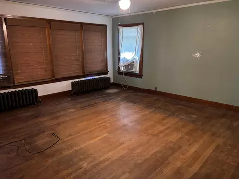 Living - 1100 Canaris, Constantine, MI 49042 photo 1 of 1