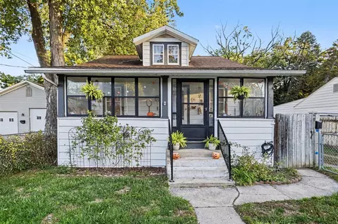 1227 E Alcott, Kalamazoo, MI 49001