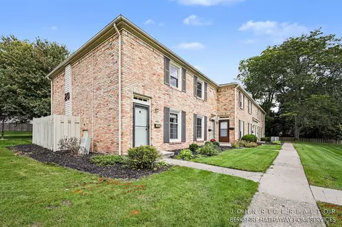 2466 Abbington, Grand Rapids, MI 49506