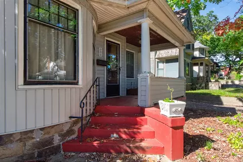 Exterior - 332 Edward, Jackson, MI 49201 photo 2 of 6