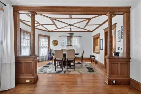 Dining - 332 Edward, Jackson, MI 49201 photo 1 of 3