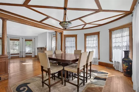 Dining - 332 Edward, Jackson, MI 49201 photo 3 of 3