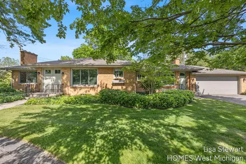 1410 Woodcliff, East Grand Rapids, MI 49506