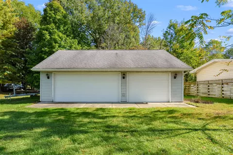 00 Lakeview, Decatur, MI 49045