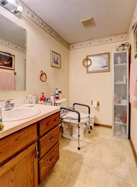 Bath - 827 Nadeau, Pullman, MI 49450 photo 1 of 4