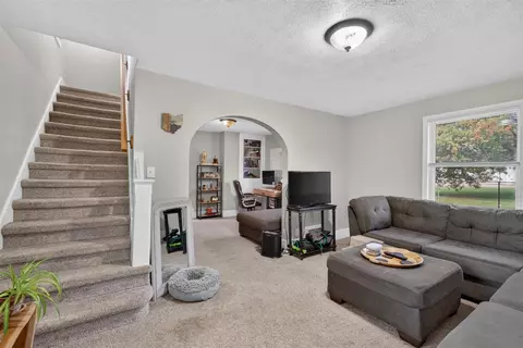 Entry Way - 1280 Falahee, Jackson, MI 49203 photo 2 of 3