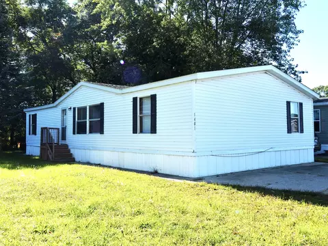 1481 Kenora, Norton Shores, MI 49444