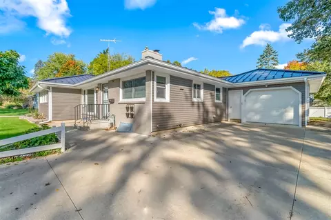 31 W Hallett, Hillsdale, MI 49242