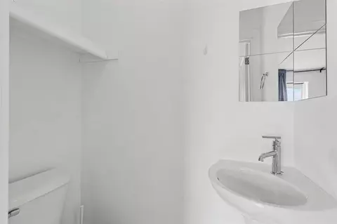 Bath - 2921 Summers, Troy, MI 48084 photo 1 of 4