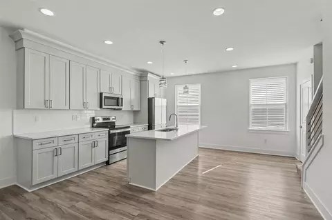 Kitchen - 2921 Summers, Troy, MI 48084 photo 2 of 3