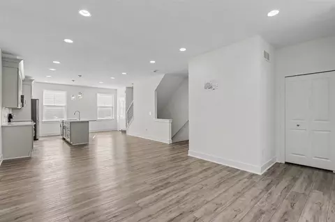 Entry Way - 2921 Summers, Troy, MI 48084 photo 2 of 2