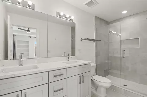 Bath - 2921 Summers, Troy, MI 48084 photo 4 of 4