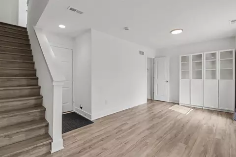 Entry Way - 2921 Summers, Troy, MI 48084 photo 1 of 2