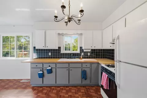 Kitchen - 8499 Huron Riv, Dexter, MI 48130 photo 2 of 5
