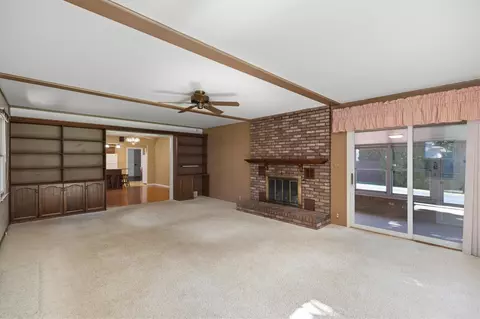 Living - 854 Vanderpool, Troy, MI 48083 photo 9 of 10
