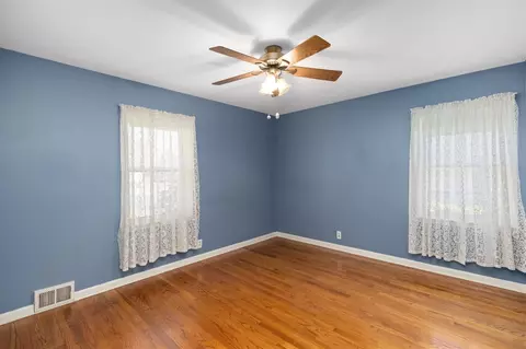 Bedroom - 854 Vanderpool, Troy, MI 48083 photo 4 of 6