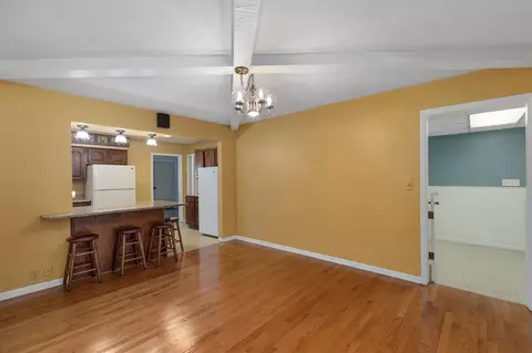Living - 854 Vanderpool, Troy, MI 48083 photo 7 of 10