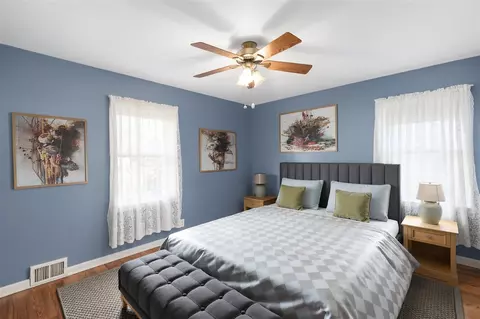 Bedroom - 854 Vanderpool, Troy, MI 48083 photo 1 of 6