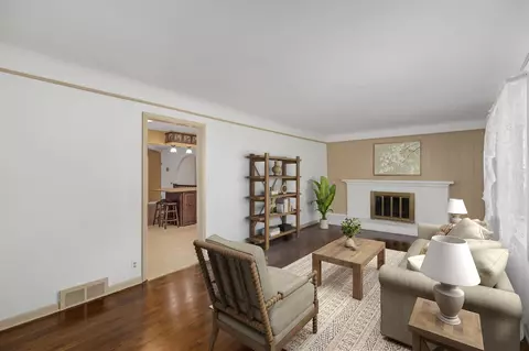 Living - 854 Vanderpool, Troy, MI 48083 photo 1 of 10