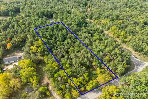 V/l E 104th, Howard City, MI 49329