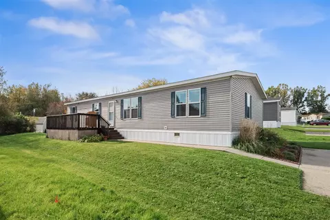 1442 Red Oak, Belmont, MI 49306