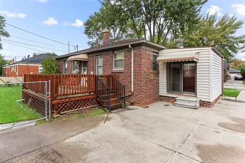Exterior - 18272 Oak, Eastpointe, MI 48021 photo 9 of 9