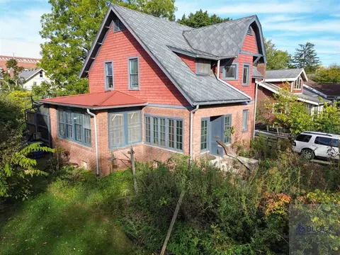 1334 White, Ann Arbor, MI 48104