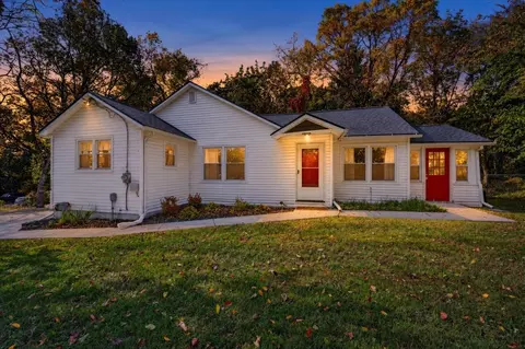 325 N Kendall, Kalamazoo, MI 49006