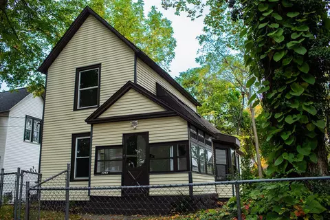 1043 Sigsbee, Grand Rapids, MI 49506