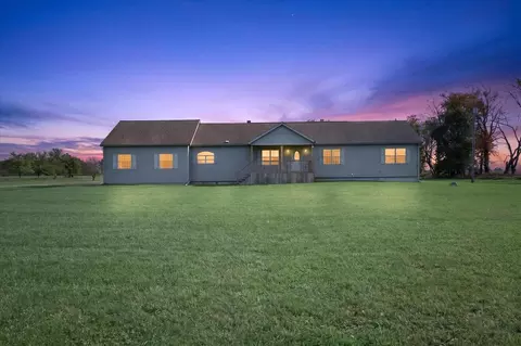 19795 Sharon Vly, Manchester, MI 48158