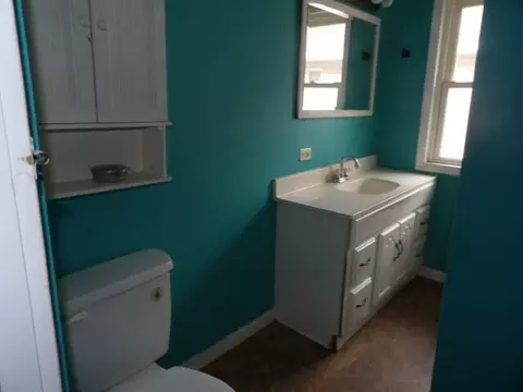 Bath - 618 6th, Jackson, MI 49203 photo 1 of 3