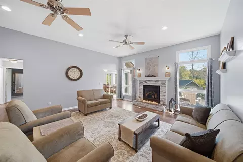Living - 3846 Nelson, Jackson, MI 49203 photo 3 of 3