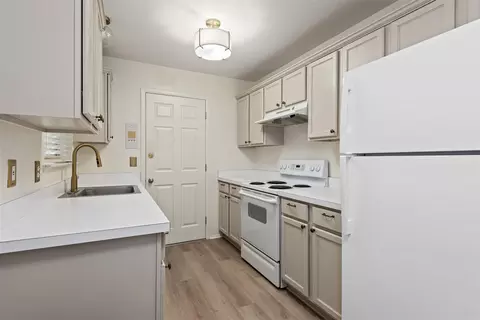 Kitchen - 436 Romeo #317, Rochester, MI 48307 photo 1 of 2