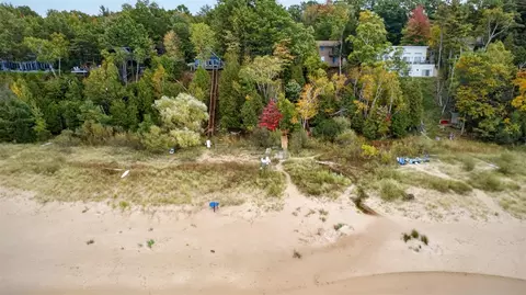 tolliver, Mears, MI 49436 photo 14