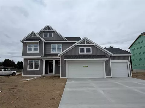 2147 Emerald Shr, Grand Rapids, MI 49525
