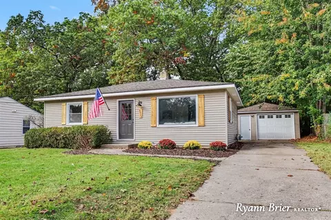 3913 Boone, Wyoming, MI 49519
